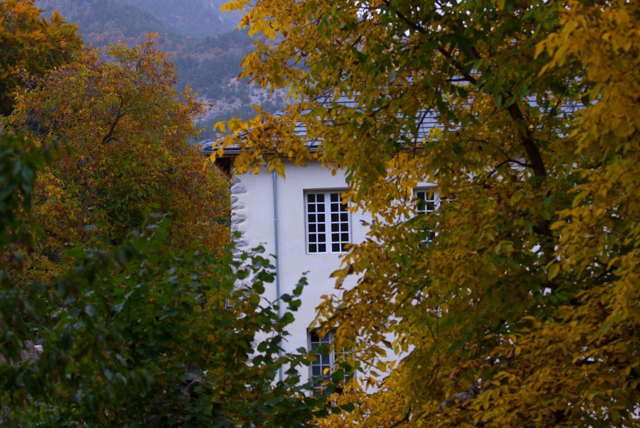 Maison Cimarron Panzió Chateauroux-les-Alpes Kültér fotó